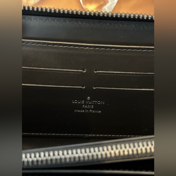 Louis Vuitton Limited Edition Zippy Wallet - Picture 8 of 12